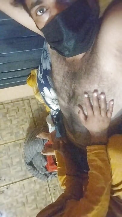 She goes live and she ask me fuck me live I fuck live chubby bhabhi