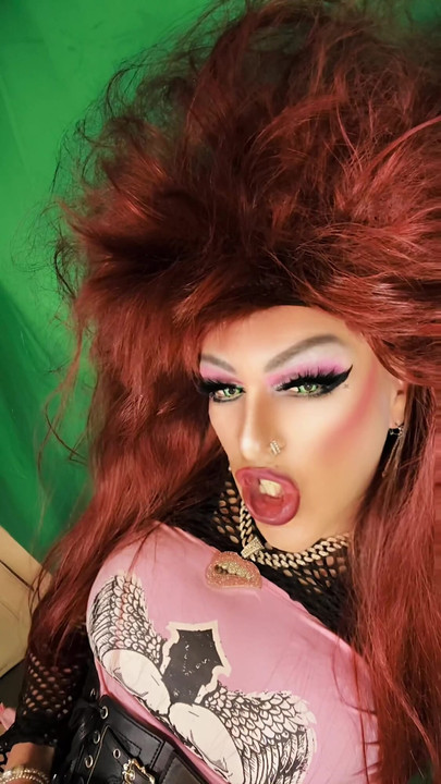 Up on the stage | Clip 2