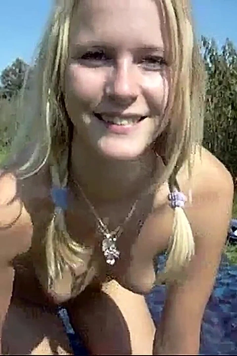 在这里, 我玩得很开心并做爱了一些东西