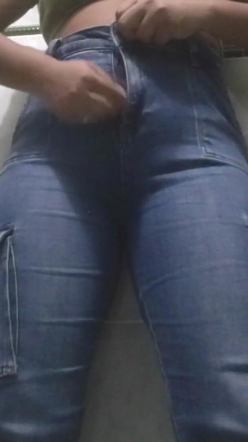 Camera in public bathroom captures nurse pissing | Clip 3