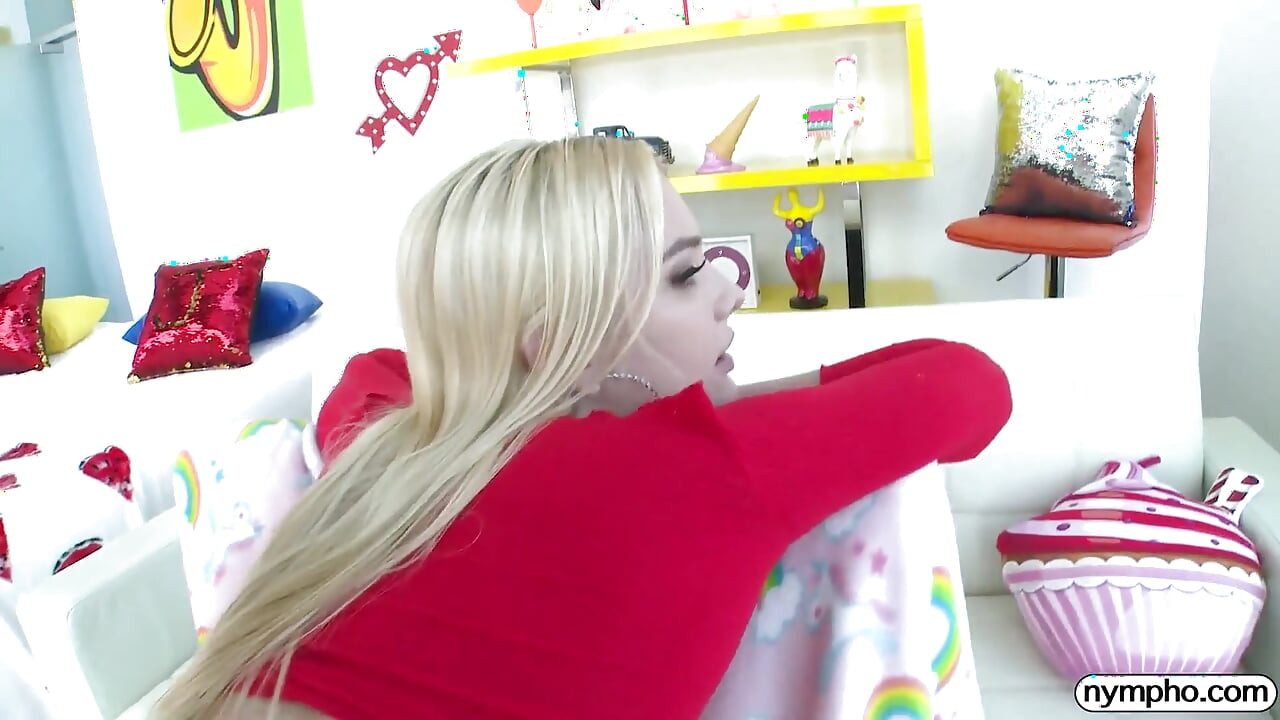 자지를 갈망하는 Kenna