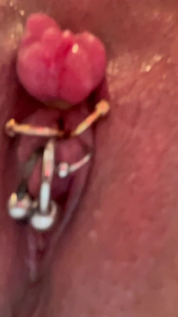 Enlarged clitoris bind