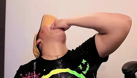 Tinju sialan mulut saya