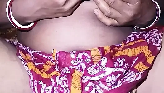 Tanteku yang hot banget