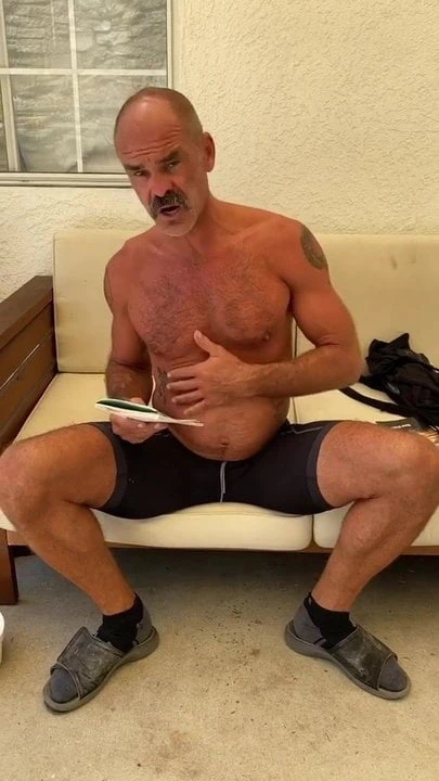 Steven Ogg makes me so horny...
