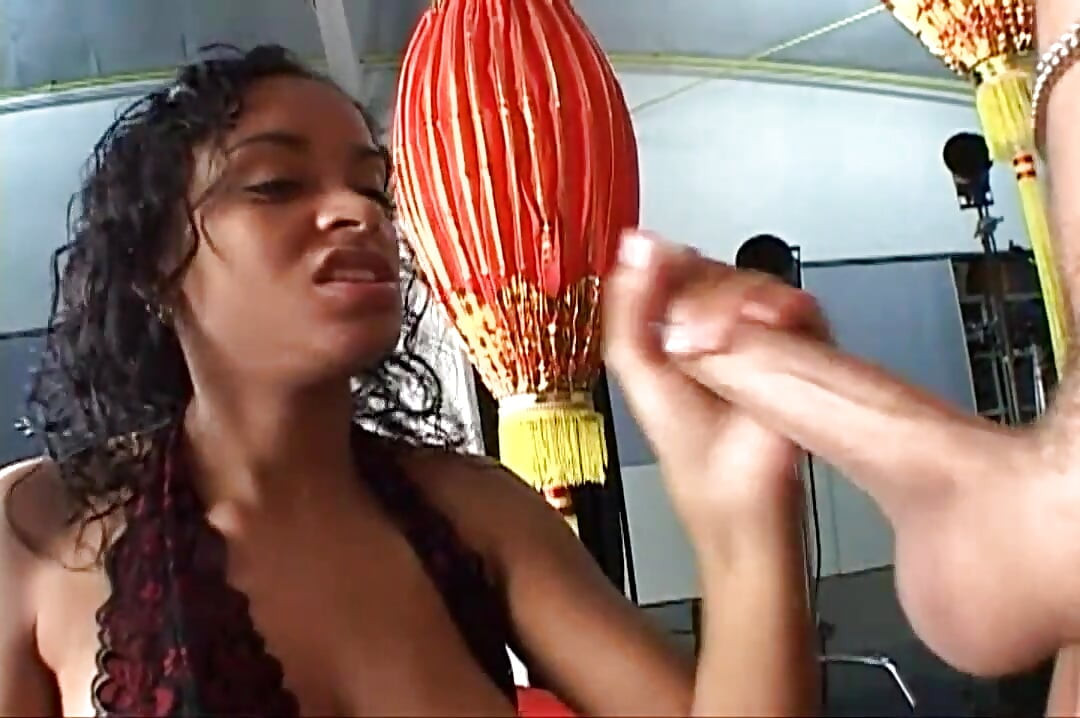 White on Black Blowjob for a Cute and Young Black Pussy Eating a Big White Cock