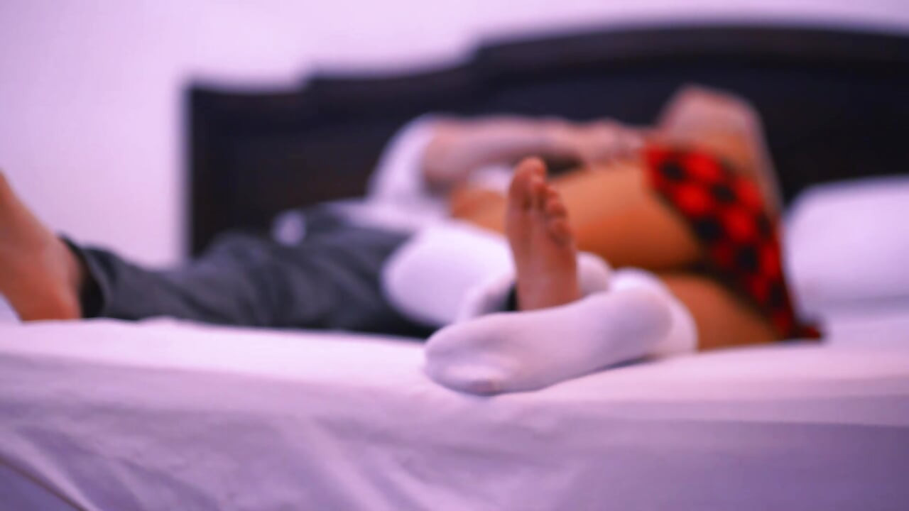 Familjevän har sex i sitt rum medan alla är på konferens