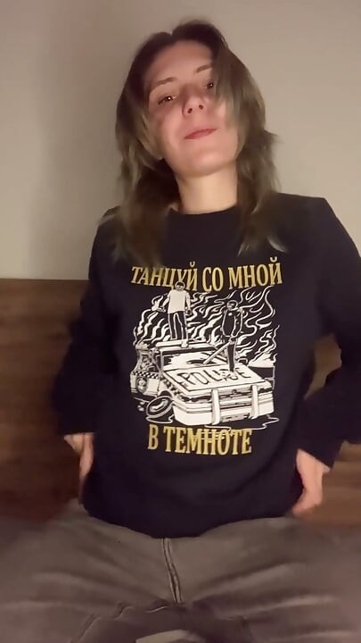 Roztomilá holka, která pro tebe masturbuje - Mila Mcgarden
