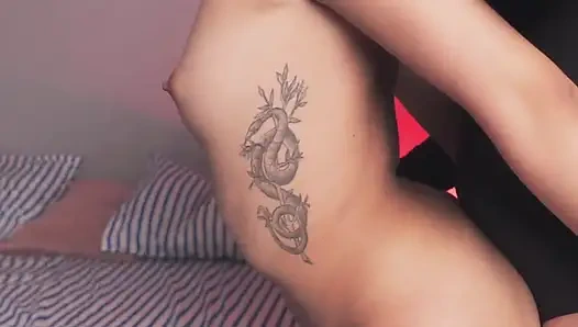 Девушка с Tinder оказывается шлюшкой и дает мне свою задницу на первом свидании