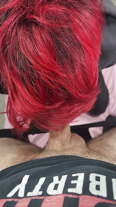 Con Đĩ Tóc Đỏ Mút Cặc