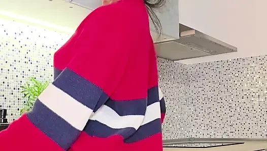 I Was Going to Make Breakfast and Ended up in a Wet Morning Masturbation in the Kitchen