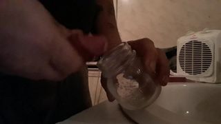 Cumming en un frasco para amigo