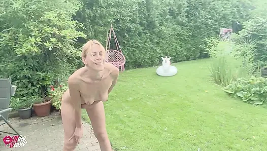 Orgasme 360 derajat di meja putar !!