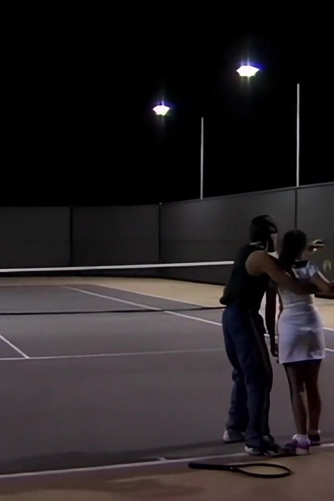 Mladu drolju jebao master tenisa noću