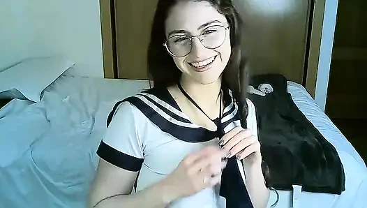 Kız öğrenci göte mastürbasyon yapıyor yarak emiyor ve biniyor