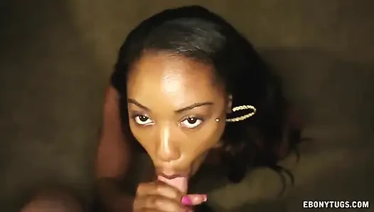 Chanell Heart'ın kendi kendine sakso başyapıt
