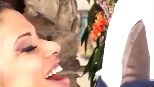 Черная любовь... сперма на сиськах