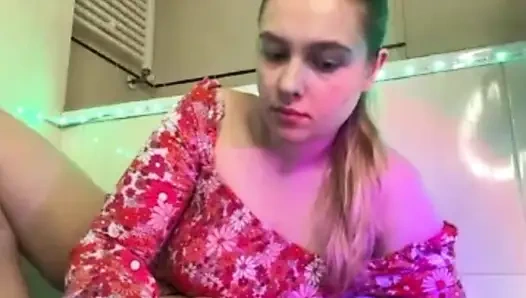 Jucielussie playing with Natural big tits