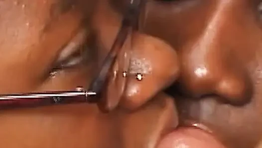 Schwarze schönheiten FFm dreier harter fick - lesbische action-creampie-orgie