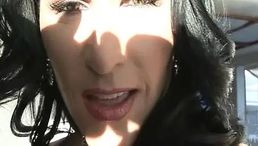 Seksi beyaz esmer büyük siyah yarakla sikiliyor. Aşırı anal seks