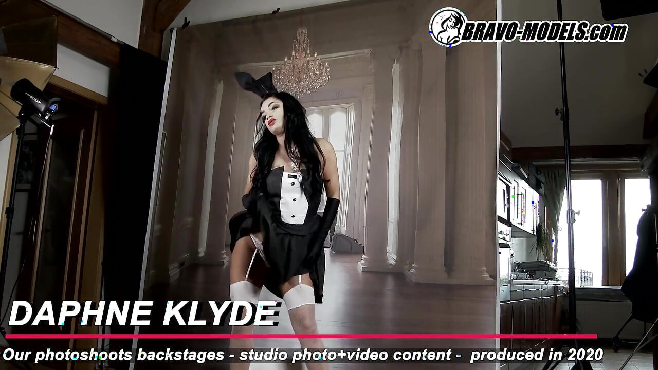 388-Backstage photoshoot Daphne Klyde - Adult