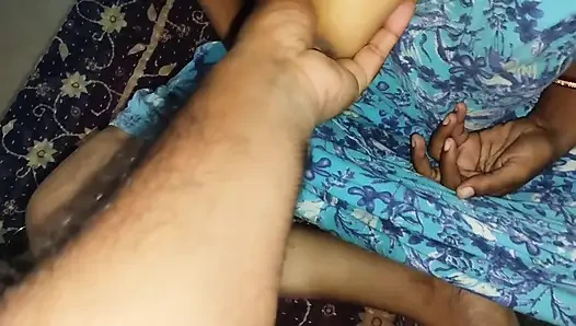 Girlfriend ke boor ko subah subah chaiy ke saath choda