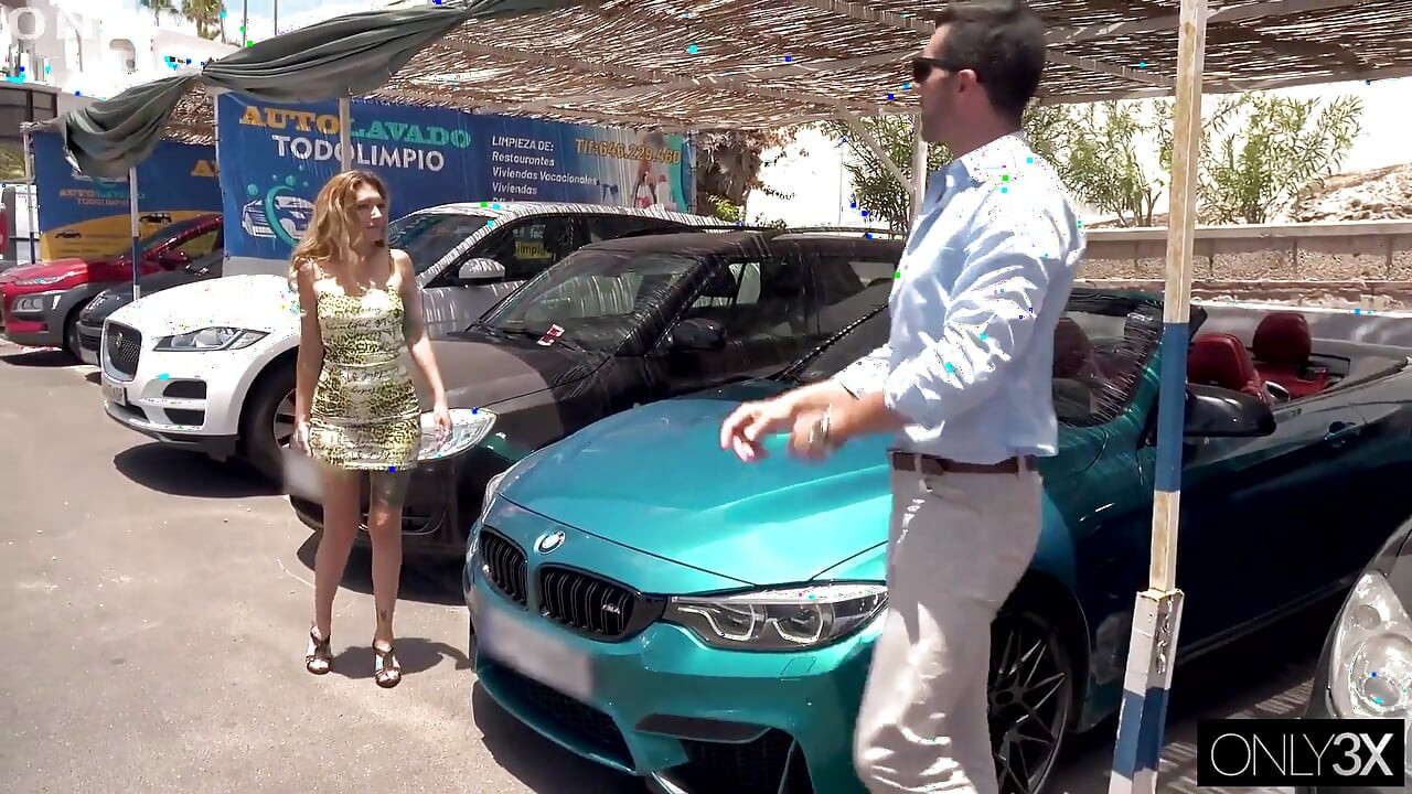 Pantat bahenol aylin si kekasih bertato ini dientot habis-habisan sampai mengerang keenakan