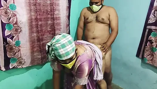 Setelah mandi dengan saree dan dia menyukainya