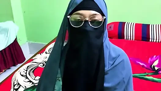Ketika wanita seksi datang padaku meminta sumbangan