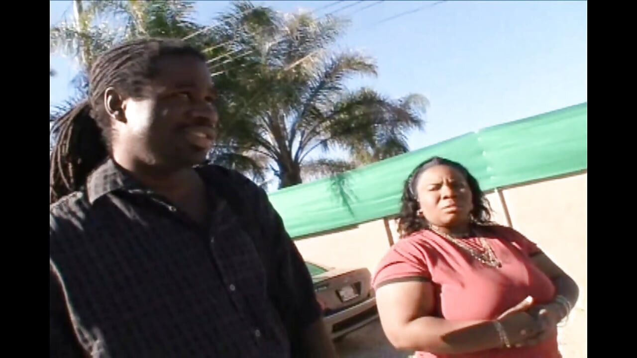 Grande garota gorda leva na buceta dela