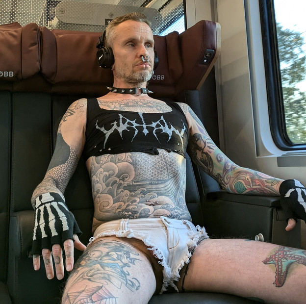 Train ride in short shorts and cropped top