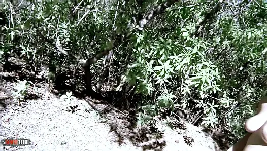 Nikki Litte, molliges junges spanisches schätzchen nikki Litte fickt an einem öffentlichen strand