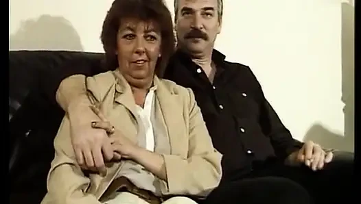 Almanya'dan olgun bayanın sevgilisi ve oyuncaklarıyla oynamasını izle