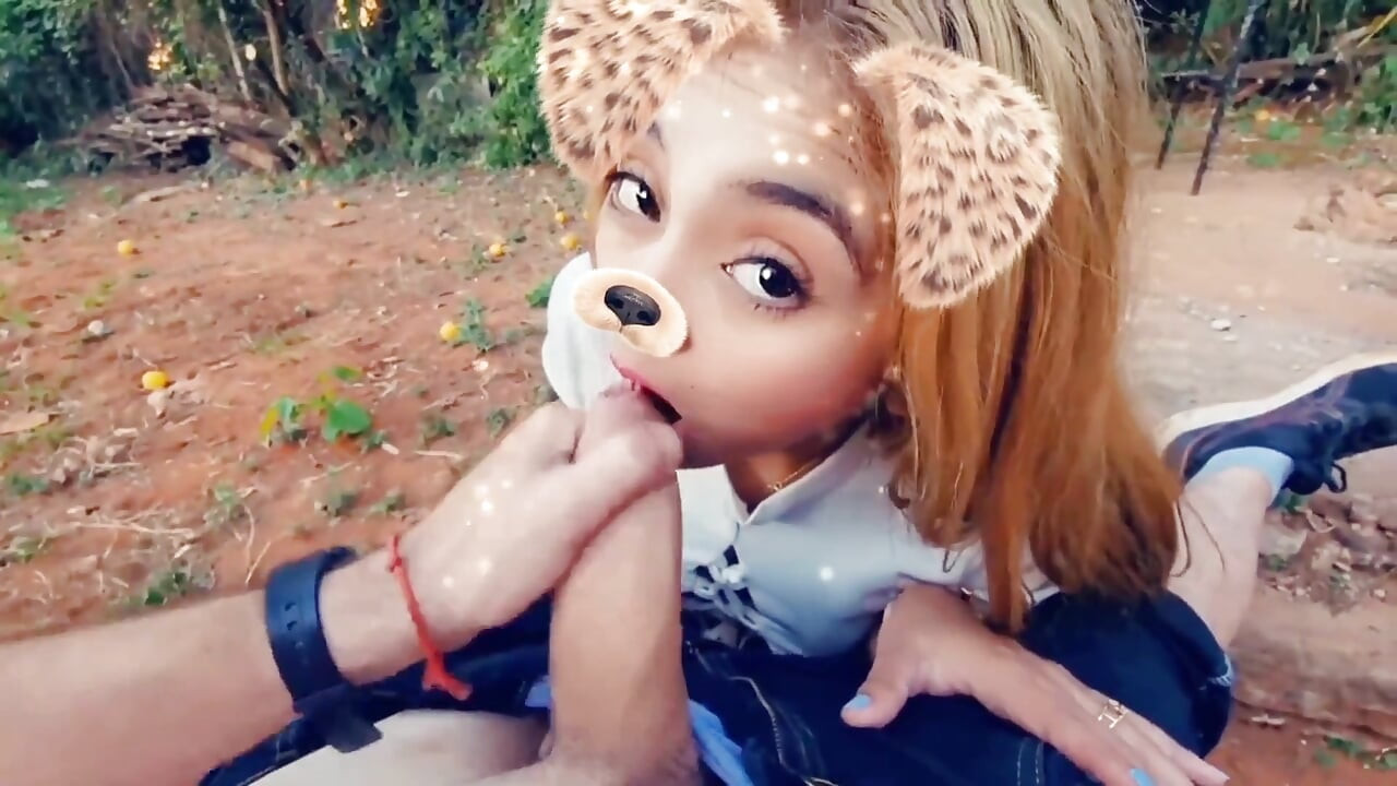 Loira Latina Chupando Pau