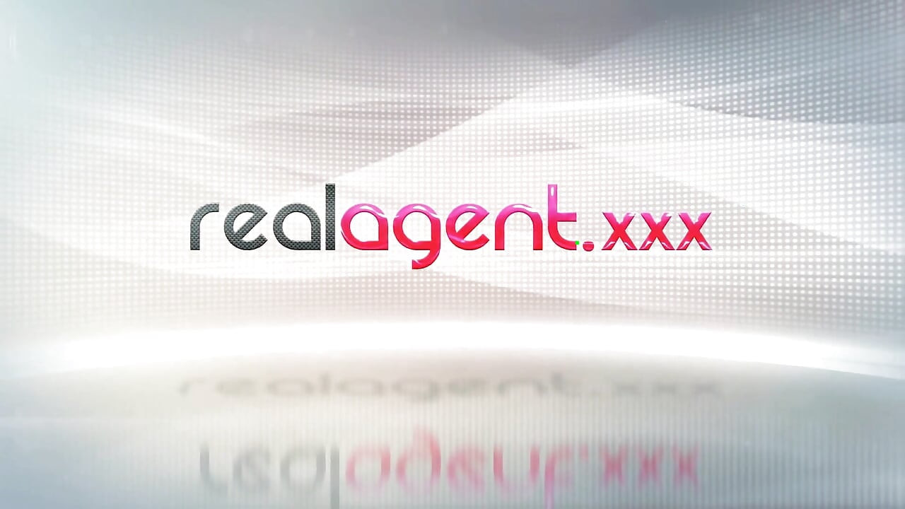 身材勻稱的金髮女孩被大雞巴操得緊窄的小屁眼