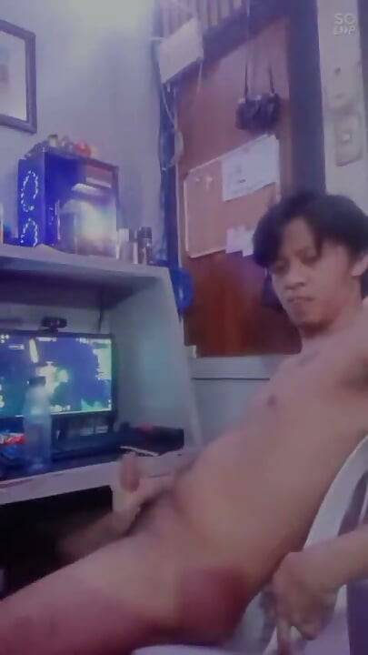 Fleshlab Twinks Pinoy Guy Wanking While He Is Playing