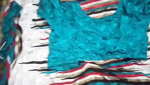 My step mom hot saree blouse