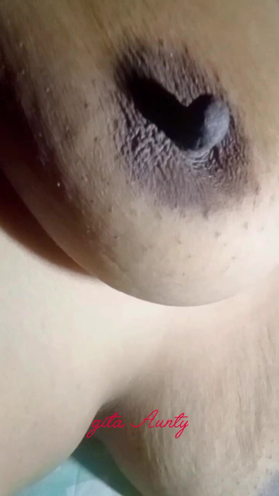 Indian besi lokal bhabhi big boobs show in night room | Clip 3