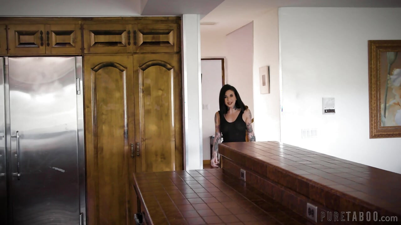 La dama de honor Pure Taboo Jane Wilde intenta robar el marido de la hermanastra Joanna Angel antes de la boda