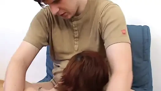 Hari ini aku pengen ngentot sama adik tiriku
