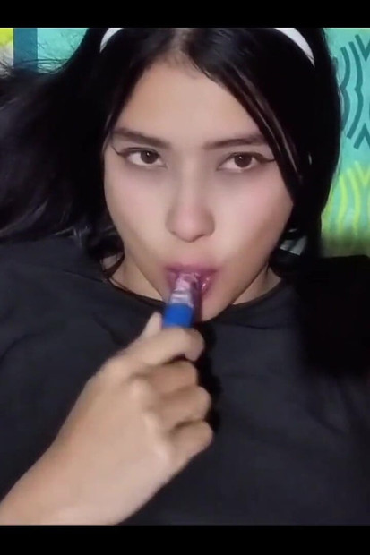 M-am trezit și am căzut pe pula văușului meu vitreg și am ajuns să ejaculez pe pula lui (partea 2)