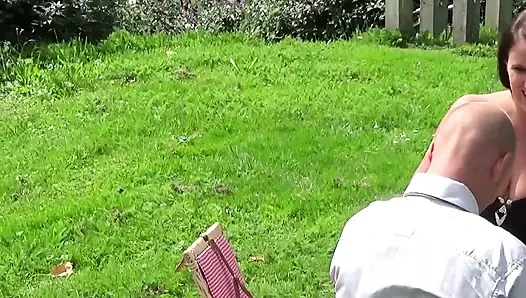 Jill Meets Her Sugardaddy Vince and Goes to A Park for A Hot Picnic!