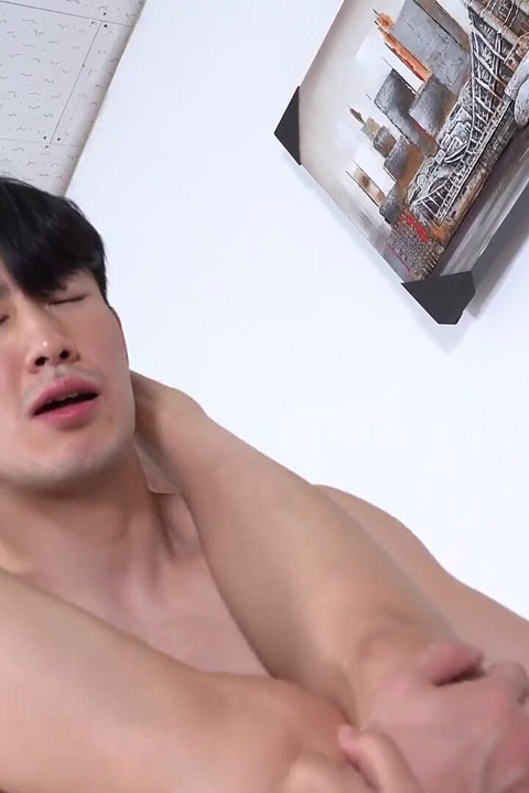 Max-level Lust: the Party Big Sis's Sex Shuttle Pure-hearted Guy
