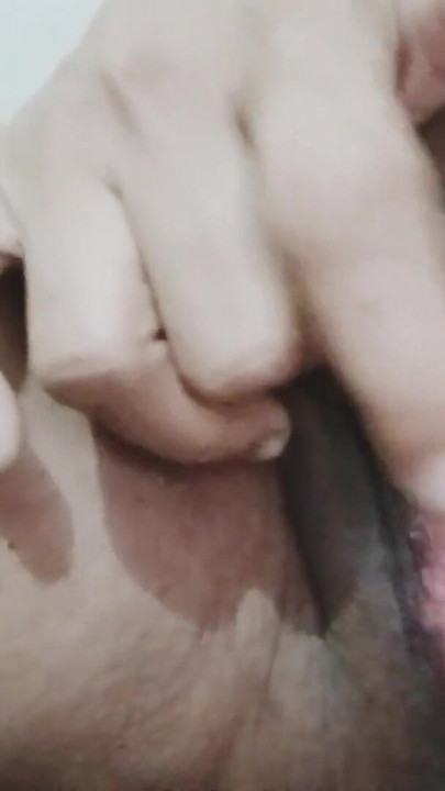 Desi Bhabi ki Piyasi Phudi loray ki Talash mei | Clip 1