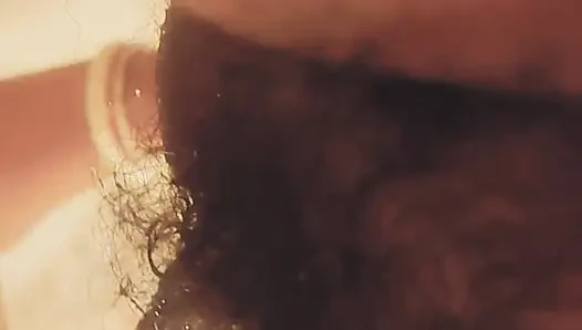 Istri seksi cubby ngentot di kamar mandi