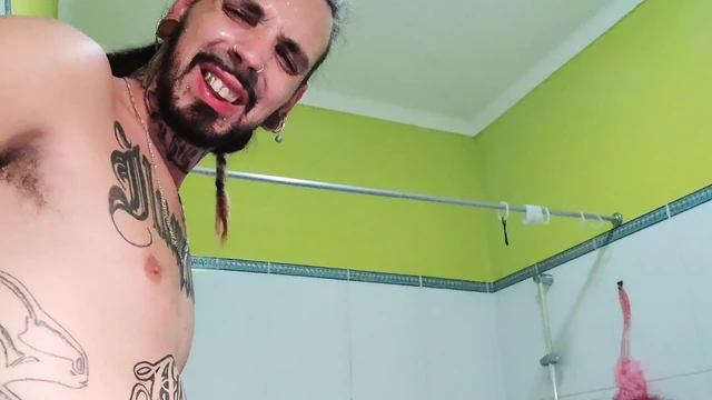 African Girl Makes White Man Cum All Over Her Face