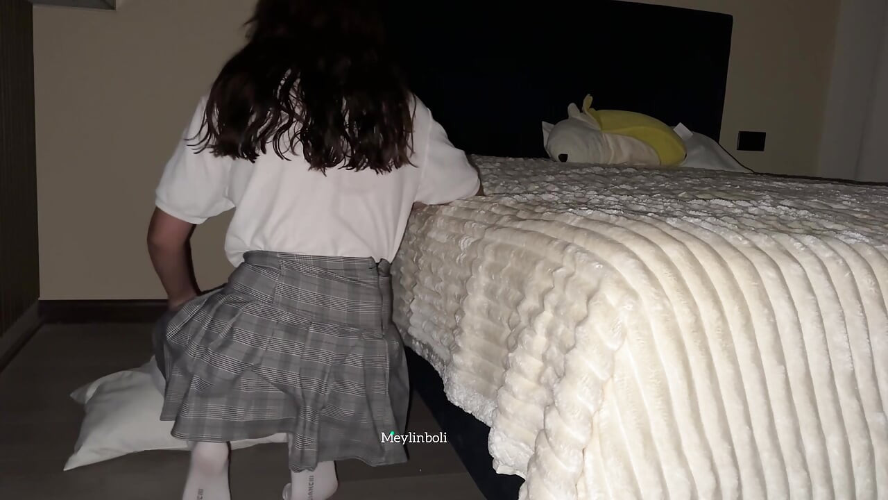メキシコの女子高生が意地悪をした親友とセックス