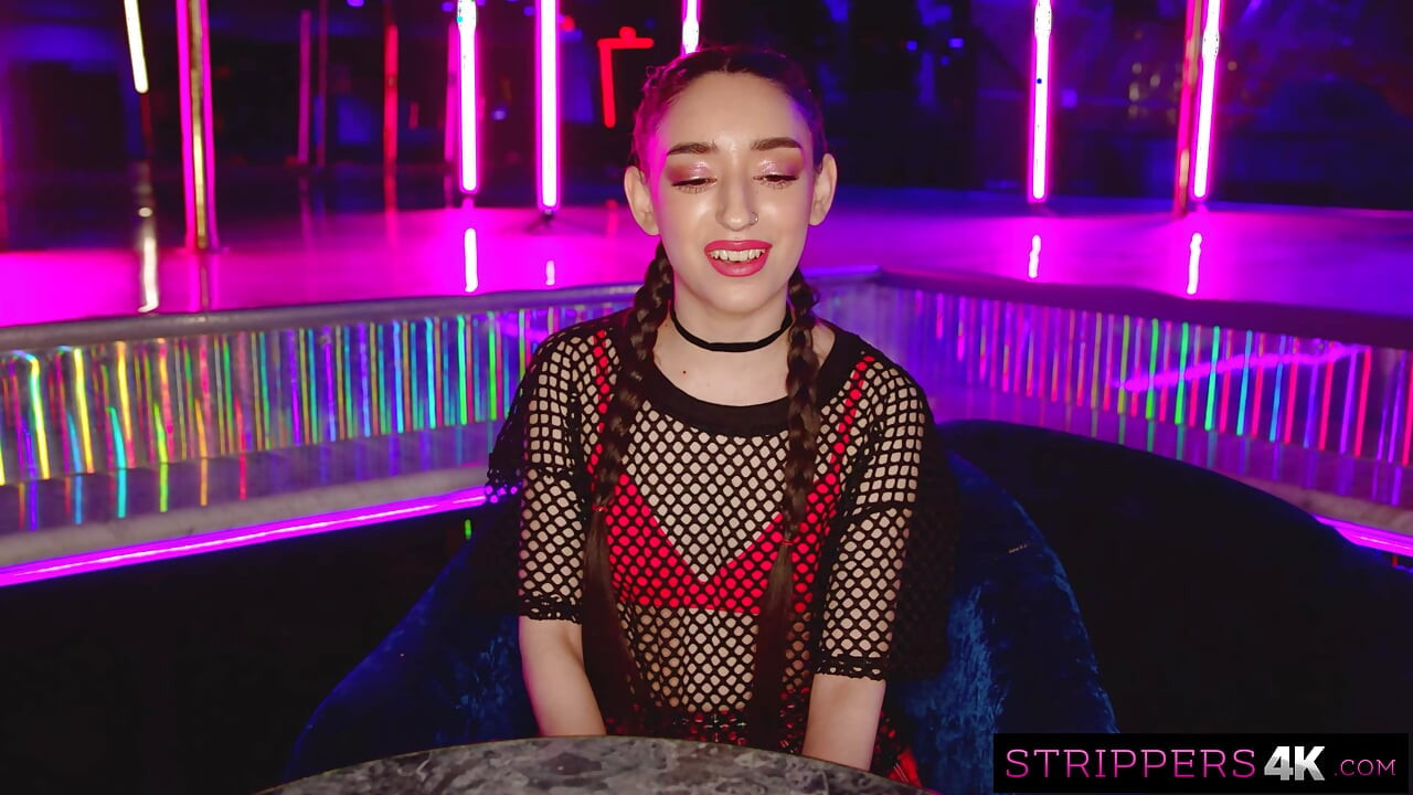 Tiny Dancer Works High Roller's Pole
