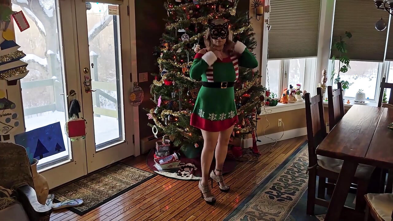 Mami ama de casa enormes tetas y gran culo en navidad solo fans madura milf