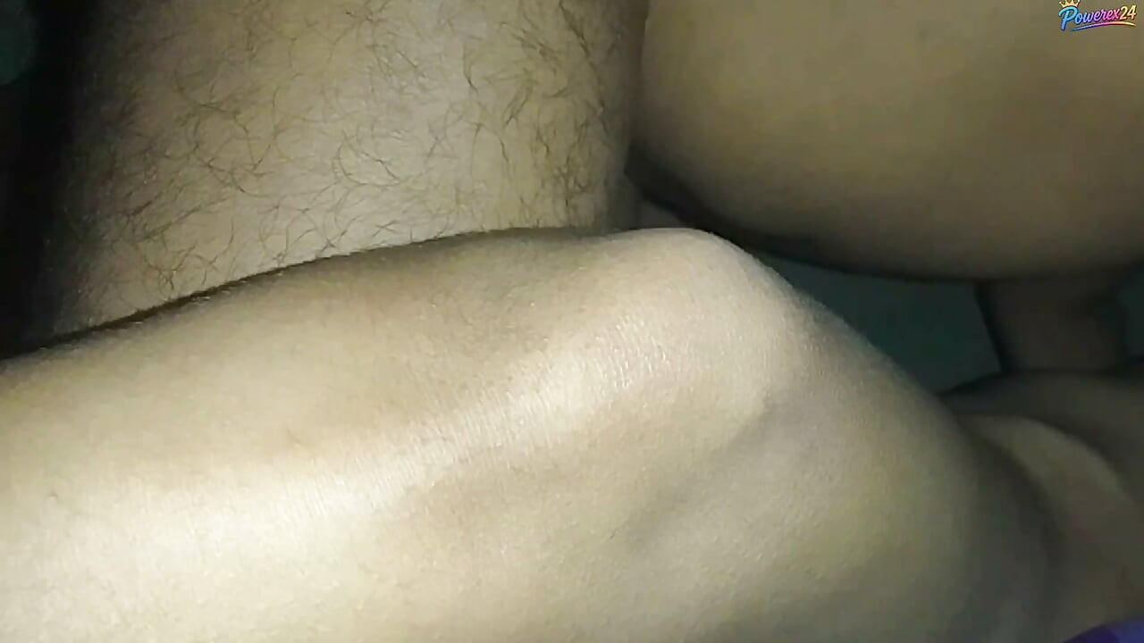 Seksi en ateşli karı yatak odasında sikiliyor